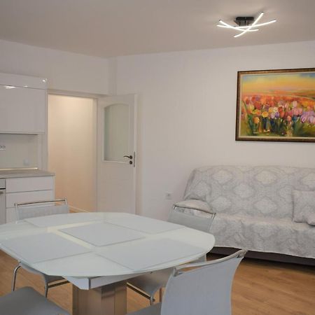 Top Center Apartment Gramophone With Private Parking Burgas Zewnętrze zdjęcie