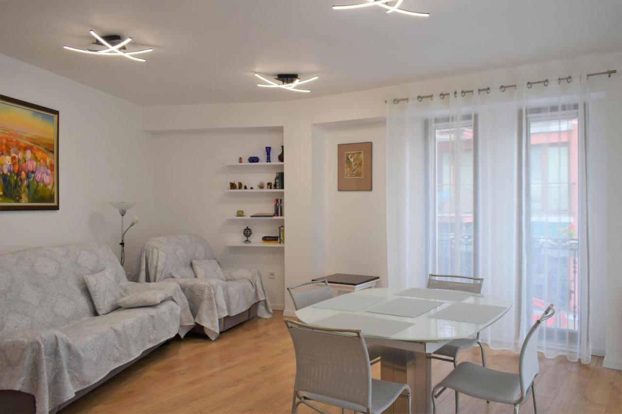 Top Center Apartment Gramophone With Private Parking Burgas Zewnętrze zdjęcie