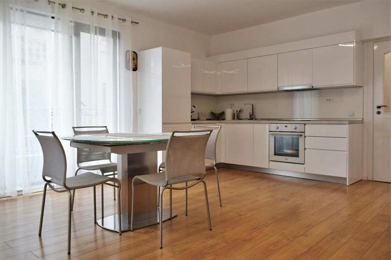 Top Center Apartment Gramophone With Private Parking Burgas Zewnętrze zdjęcie
