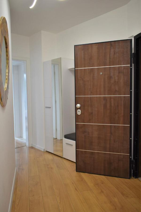 Top Center Apartment Gramophone With Private Parking Burgas Zewnętrze zdjęcie