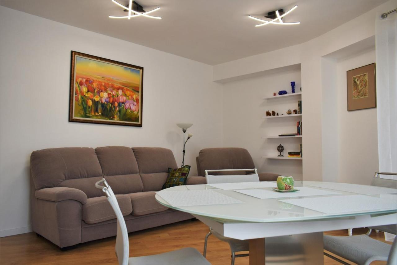 Top Center Apartment Gramophone With Private Parking Burgas Zewnętrze zdjęcie