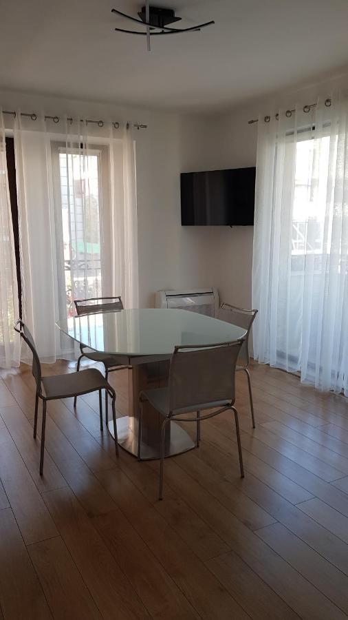 Top Center Apartment Gramophone With Private Parking Burgas Zewnętrze zdjęcie